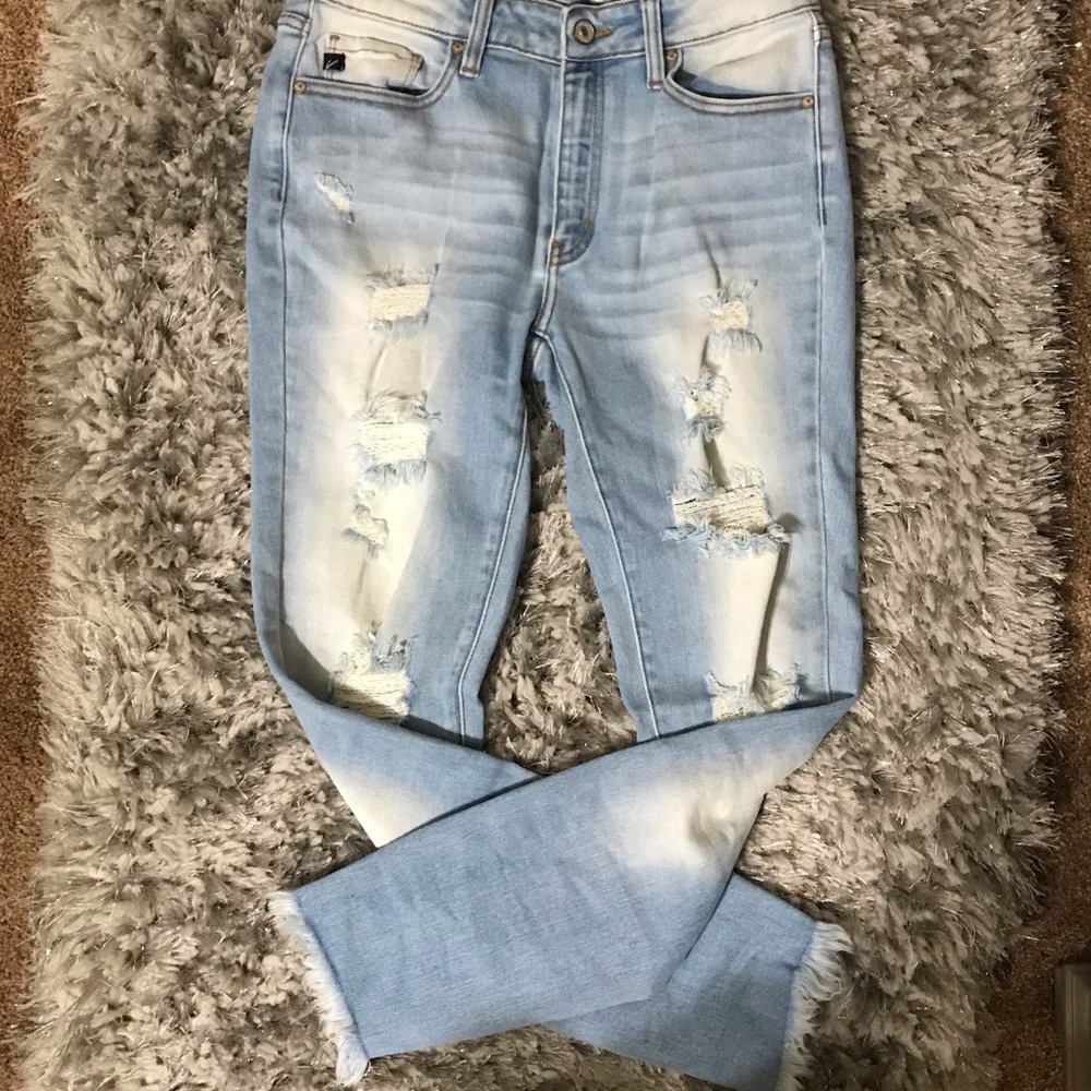 NWOT Kancan Distressed Jeans